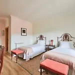 Casa de hóspedes Deluxe Bedroom In Farmhouse, Swimming Pool, By Timecooler 3*