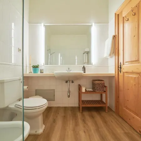 Deluxe Bedroom In Farmhouse, Swimming Pool, By Timecooler ゲストハウス Sobral de Monte Agraço