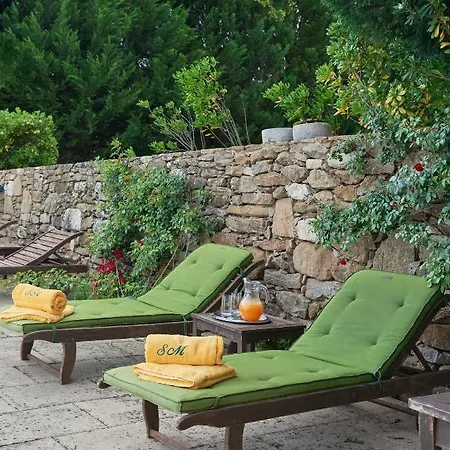 Deluxe Bedroom In Farmhouse, Swimming Pool, By Timecooler Guest house Sobral de Monte Agraco