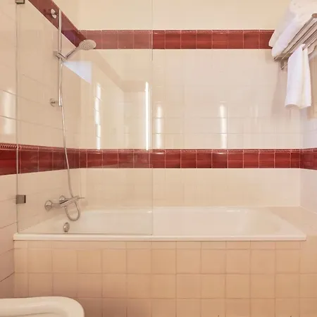 Deluxe Bedroom In Farmhouse, Swimming Pool, By Timecooler ゲストハウス Sobral de Monte Agraço