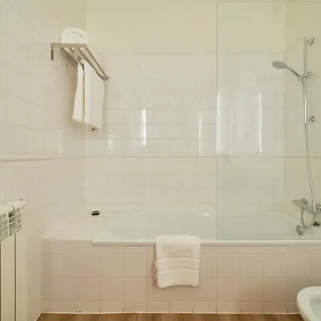 Deluxe Bedroom In Farmhouse, Swimming Pool, By Timecooler 3* Sobral de Monte Agraço