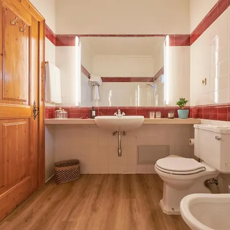 ゲストハウス Deluxe Bedroom In Farmhouse, Swimming Pool, By Timecooler Sobral de Monte Agraço