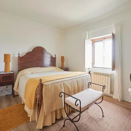 ゲストハウス Deluxe Bedroom In Farmhouse, Swimming Pool, By Timecooler Sobral de Monte Agraço