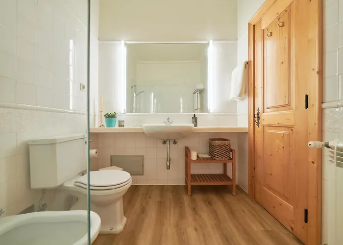 Deluxe Bedroom In Farmhouse, Swimming Pool, By Timecooler Πανσιόν Sobral de Monte Agraço