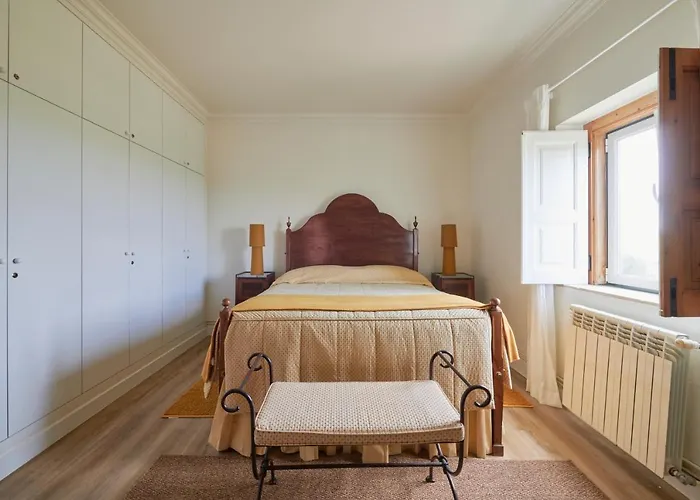 Deluxe Bedroom In Farmhouse, Swimming Pool, By Timecooler Sobral de Monte Agraço